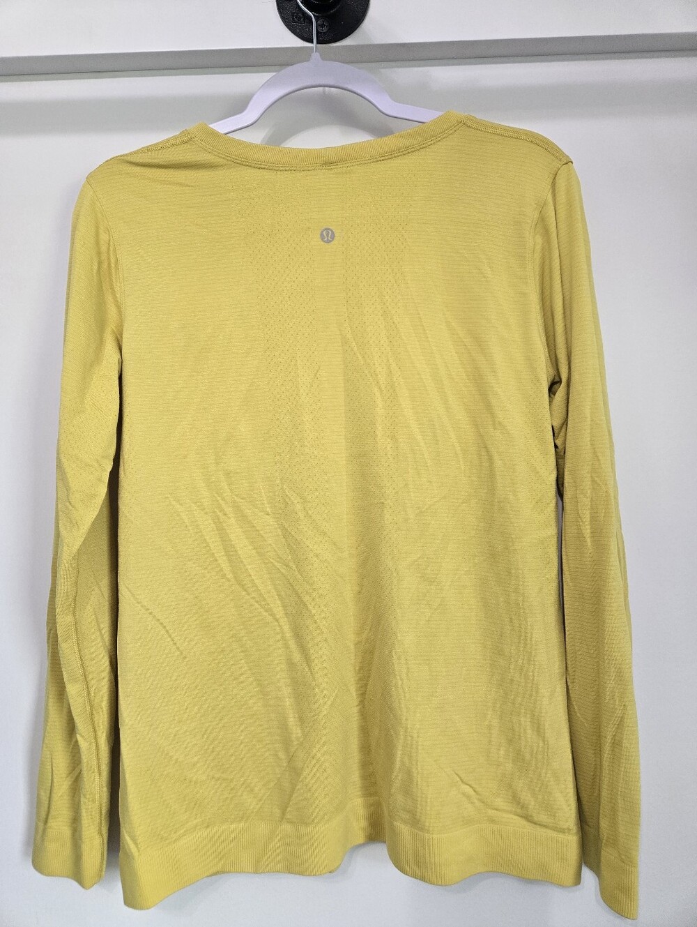 Lululemon Swiftly Long Sleeve Shirt Yellow Women Size 6 Or 8 - Picture 2 of 4